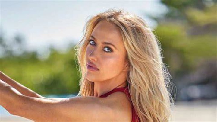 Brittany Mahomes Swimsuit Issue: A Deep Dive into Style and Empowerment