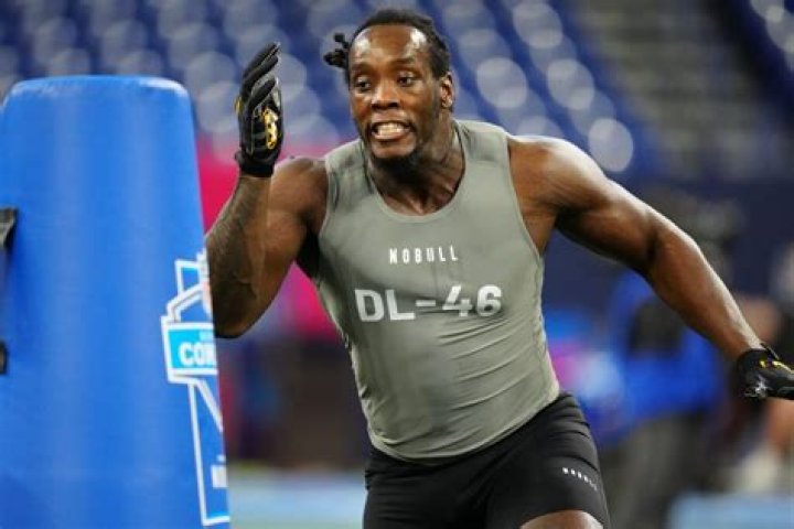Darius Robinson: The Rising Star of American Football