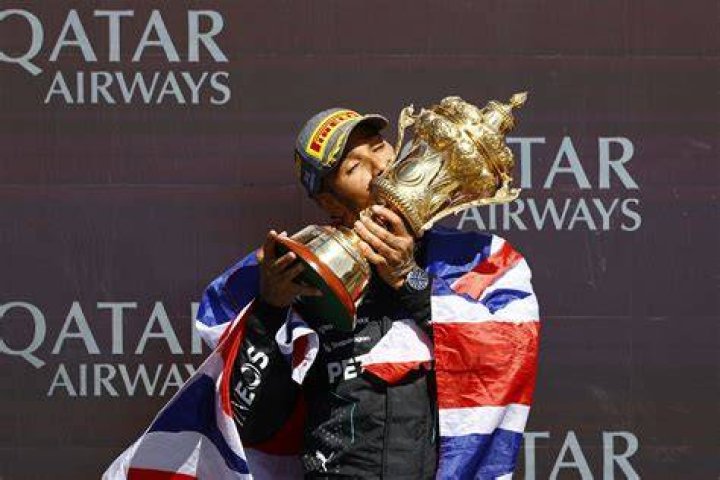 How Tall is Lewis Hamilton? A Comprehensive Overview