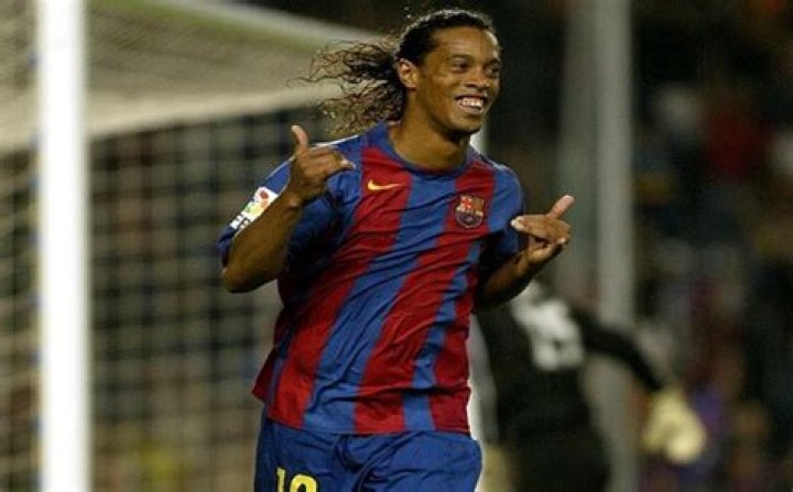 Ronaldinho: The Maestro's Inspiring Biography