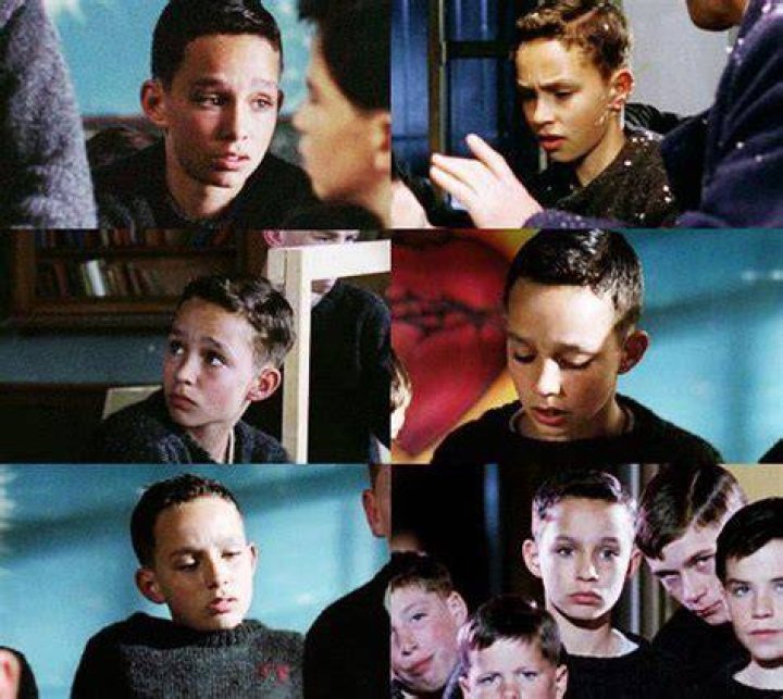 Young Robert Sheehan: Rising Star and Heartthrob